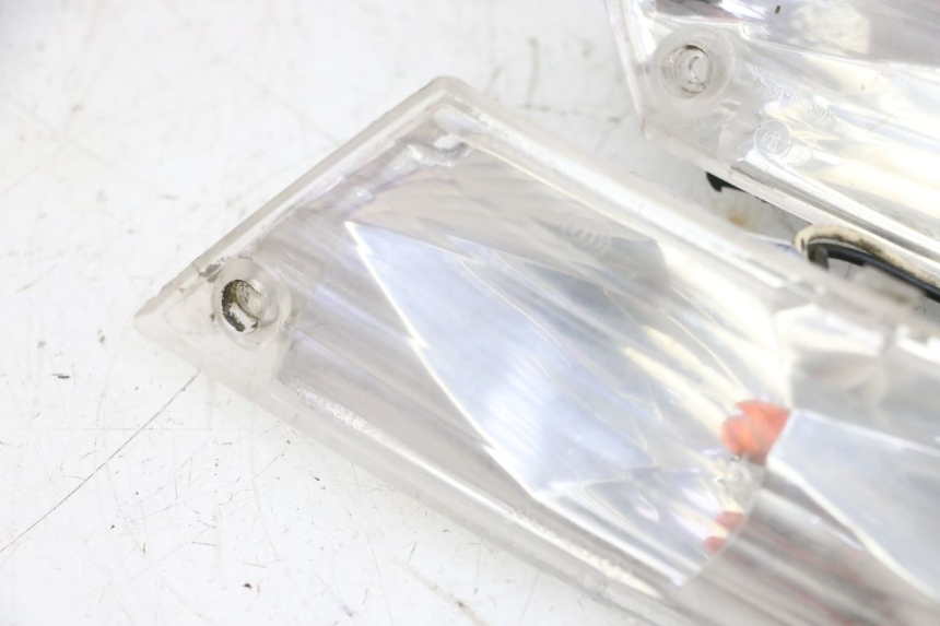 photo de REAR TURN SIGNAL PIAGGIO ZIP 2T 50 (2009 - 2019) - Surface and material condition