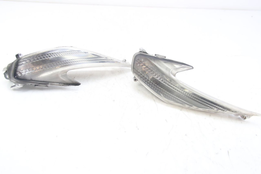 photo de FRONT TURN SIGNAL APRILIA ATLANTIC 125 (2003 - 2009)