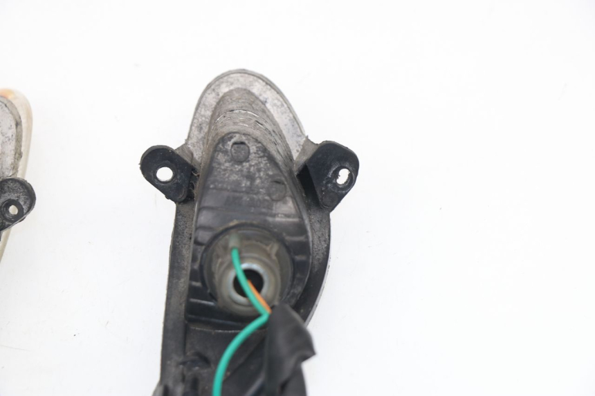 photo de FRONT TURN SIGNAL BAOTIAN TRAVEL SPIRIT 50 (2010 - 2012)