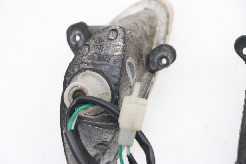 photo de FRONT TURN SIGNAL BAOTIAN TRAVEL SPIRIT 50 (2010 - 2012)