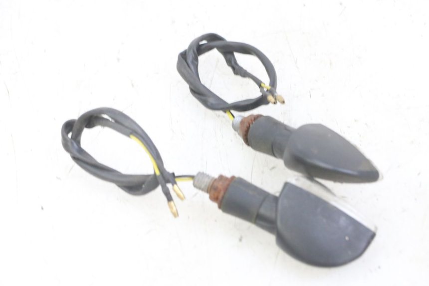 photo de FRONT TURN SIGNAL HONDA CBF 500 (2004 - 2007)