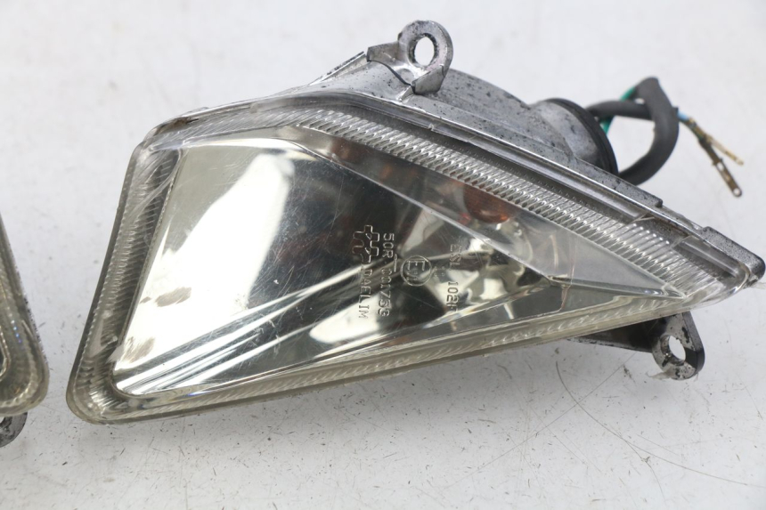 photo de FRONT TURN SIGNAL DAELIM S4 50 (2010 - 2015)