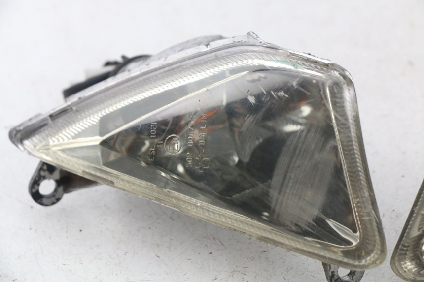 photo de FRONT TURN SIGNAL DAELIM S4 50 (2010 - 2015)