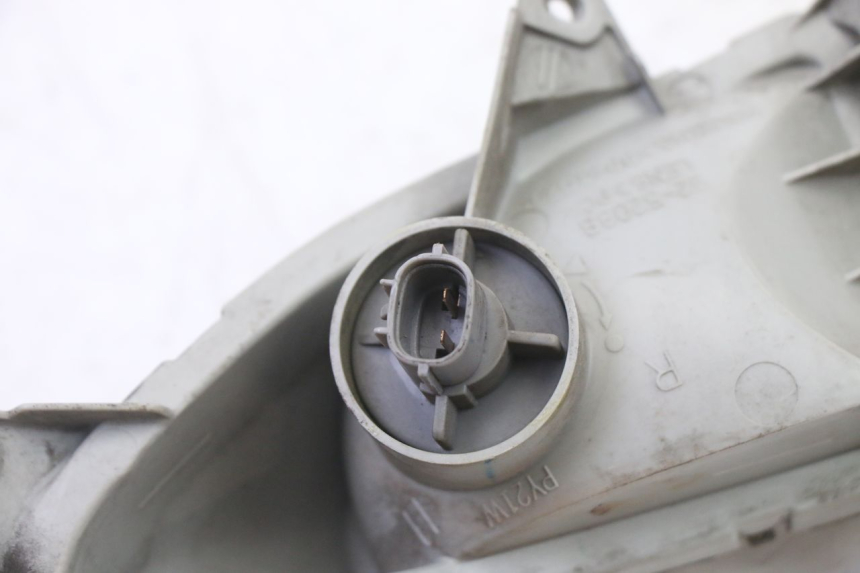 photo de RIGHT FRONT TURN SIGNAL SUZUKI BURGMAN 125 (2007 - 2014)