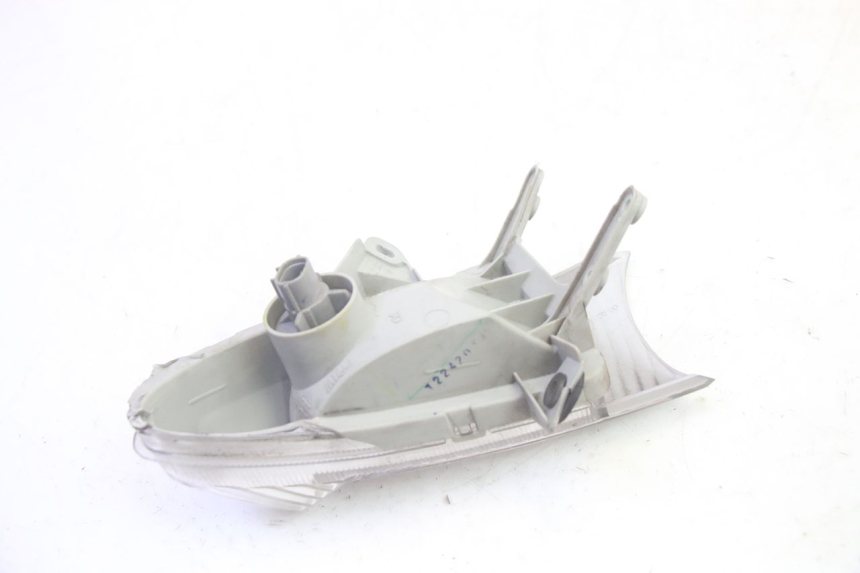 photo de RIGHT FRONT TURN SIGNAL SUZUKI BURGMAN 125 (2007 - 2014) - Technical close-up