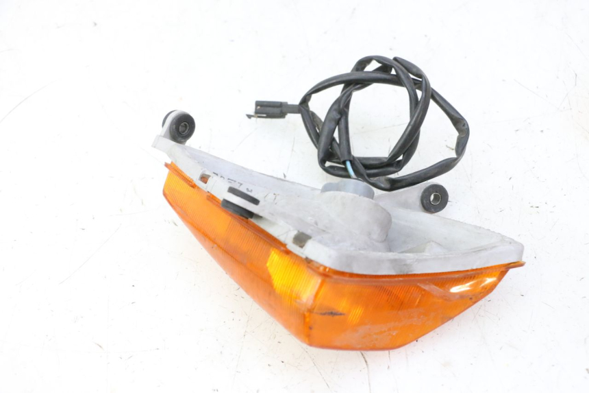 photo de FRONT RIGHT TURN SIGNAL HONDA CBR F SC25 1000 (1989 - 1992)