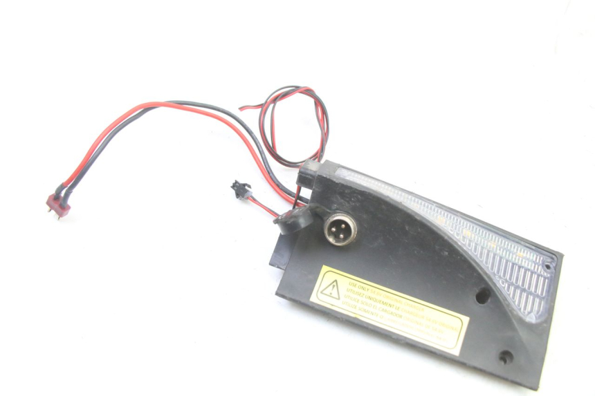 photo de FRONT RIGHT TURN SIGNAL URBANGLIDE E-CROSS PRO 1