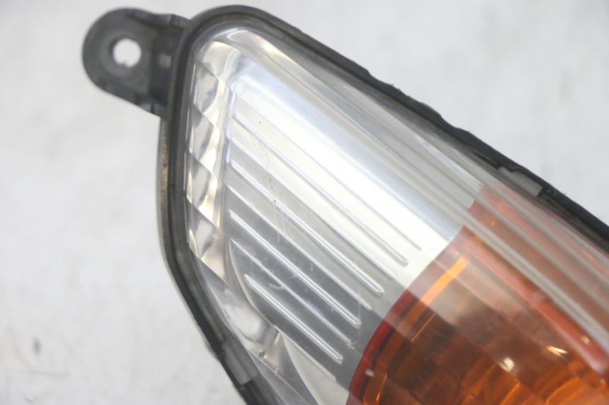 photo de RIGHT FRONT TURN SIGNAL YAMAHA FJR ABS 1300 (2006 - 2012) - Surface and material condition