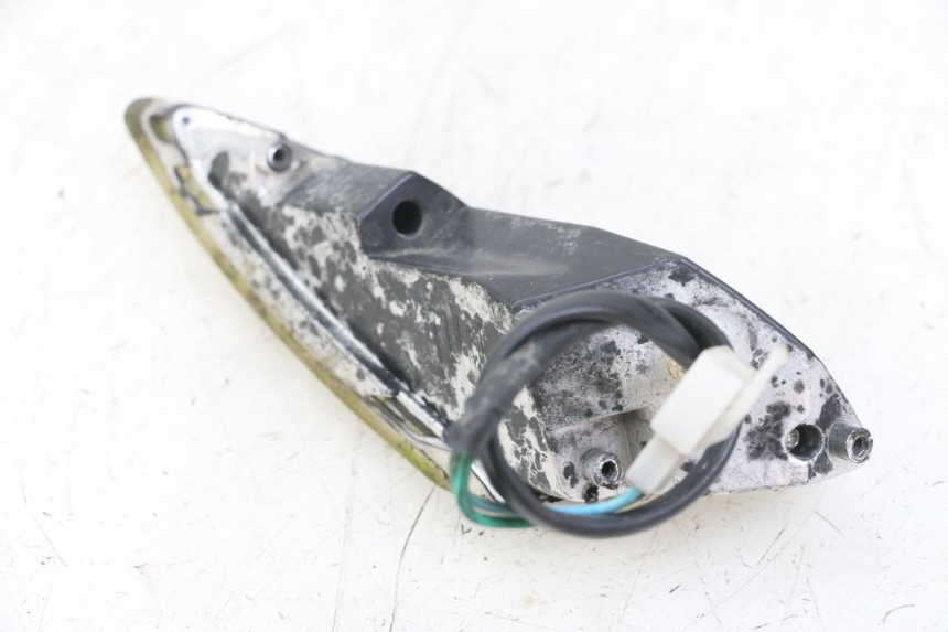 photo de FRONT RIGHT TURN SIGNAL GOES WIKI 125 (2010 - 2015) - Fixing points details