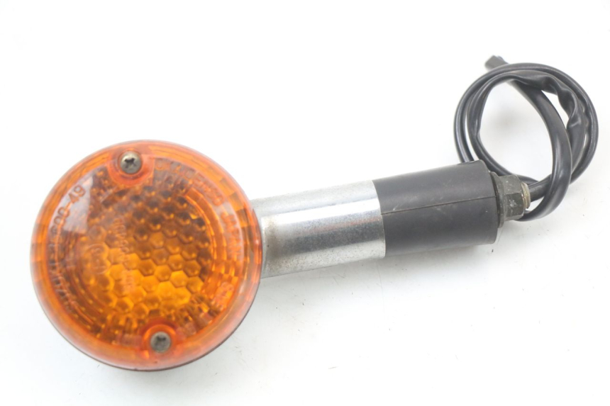 photo de FRONT RIGHT TURN SIGNAL SUZUKI GZ MARAUDER 125 (1998 - 2004)