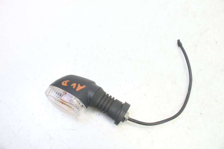 photo de FRONT RIGHT TURN SIGNAL PIAGGIO MP3 RL 250 (2007 - 2010)