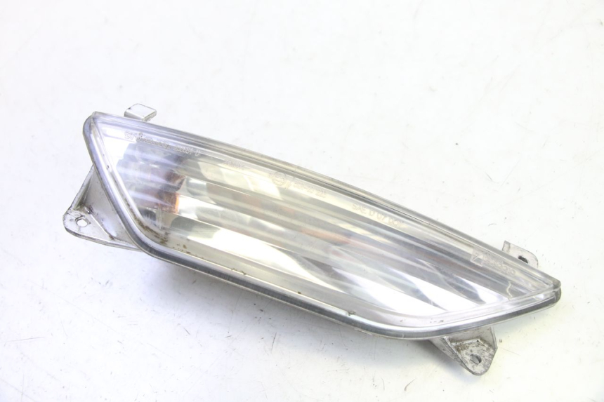 photo de FRONT RIGHT TURN SIGNAL PIAGGIO MP3 125 (2006 - 2014)