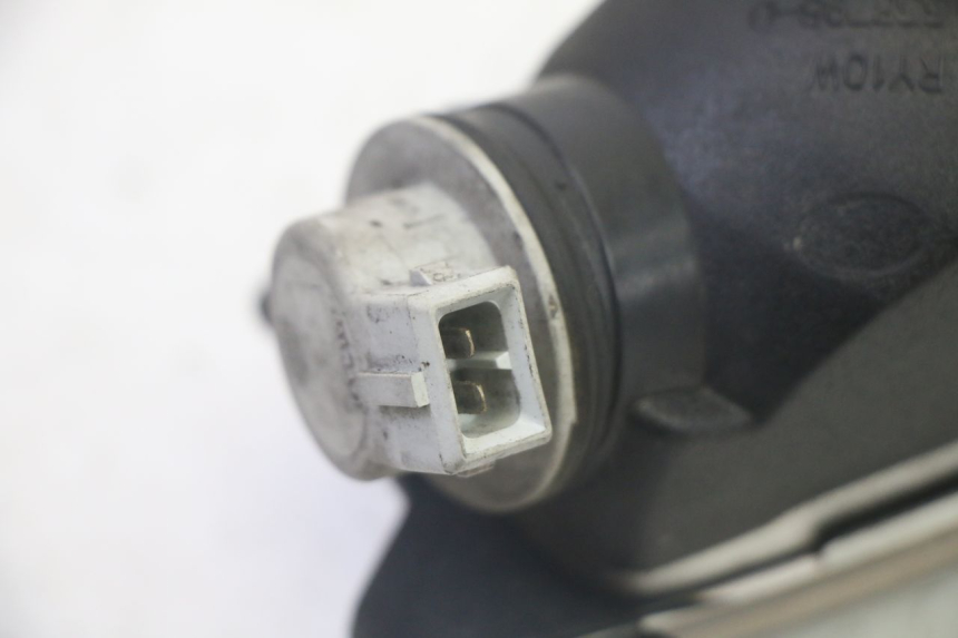 photo de FRONT RIGHT TURN SIGNAL PIAGGIO MP3 125 (2006 - 2014)