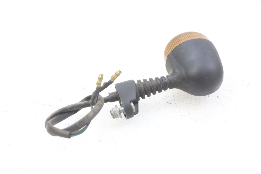 photo de FRONT RIGHT TURN SIGNAL RIEJU MRT 50 (2009 - 2017) - Alternative perspective