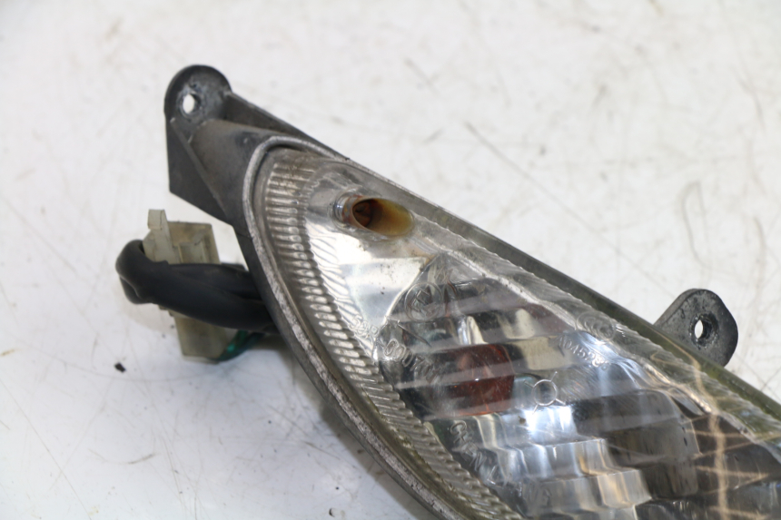 photo de RIGHT FRONT TURN SIGNAL PEUGEOT V-CLIC VCLIC 50 (2007 - 2013)