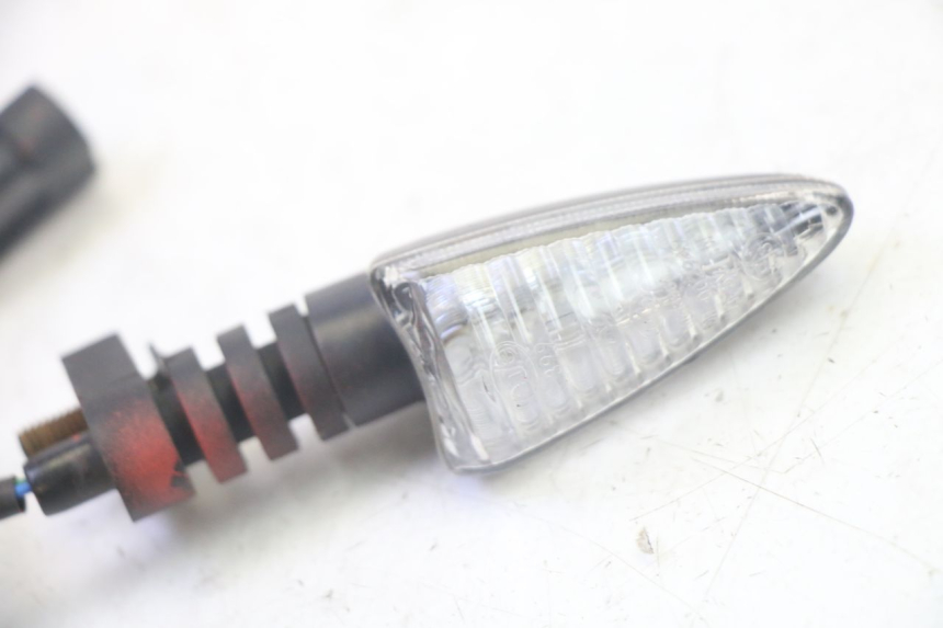 photo de FRONT RIGHT TURN SIGNAL LIGIER PULSE 3 1 (2014 - 2020) - Zoom on usage condition