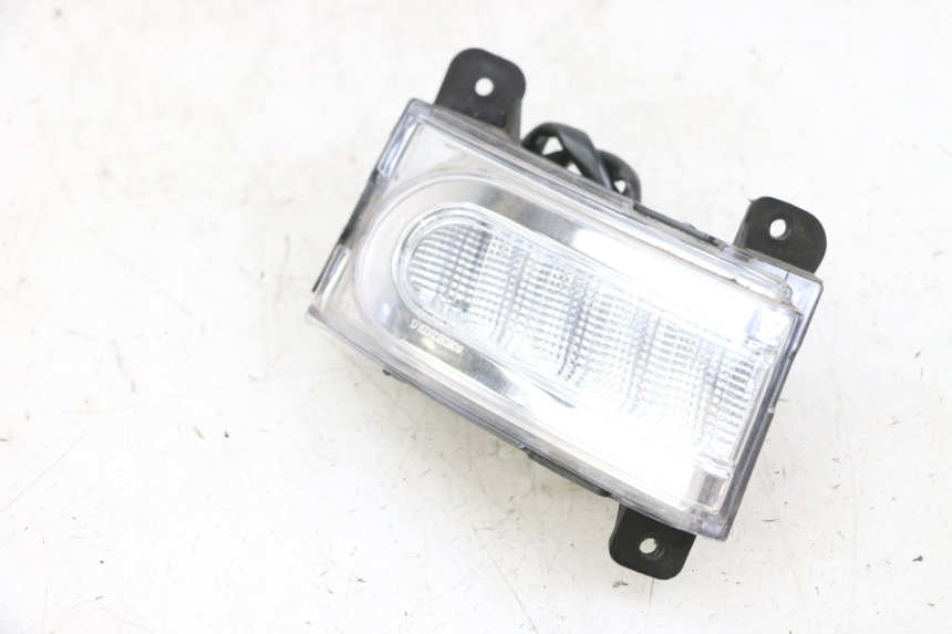 photo de FRONT RIGHT TURN SIGNAL EFUN PUSA 1 - Fixing points details