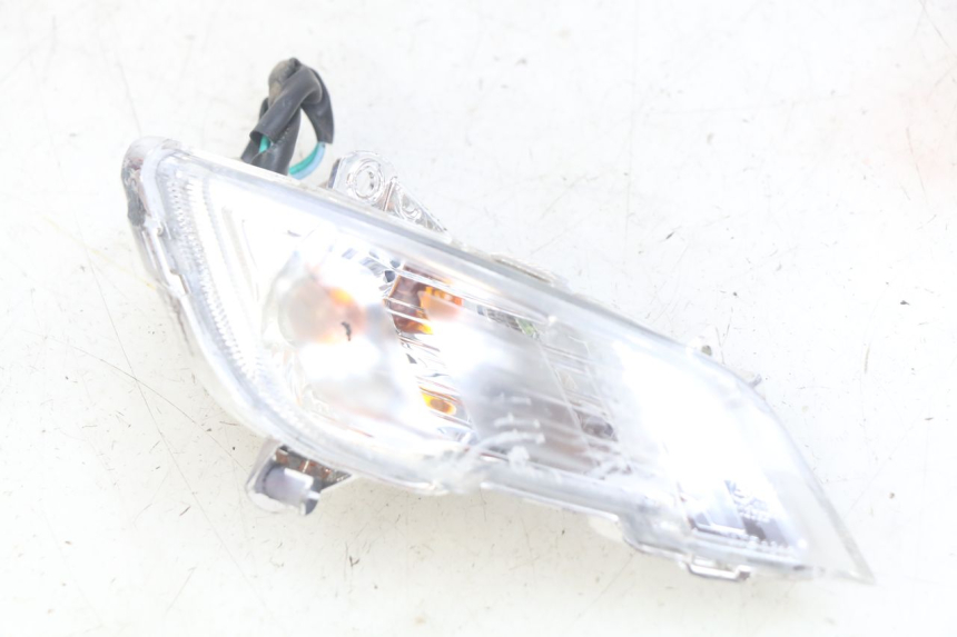 photo de RIGHT FRONT TURN SIGNAL PEUGEOT TWEET 125 (2018 - 2021)