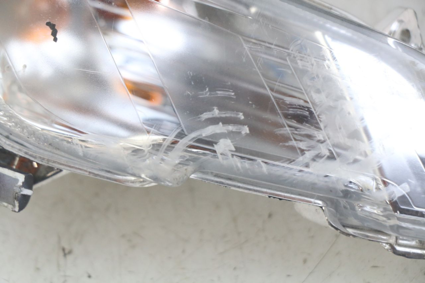 photo de RIGHT FRONT TURN SIGNAL PEUGEOT TWEET 125 (2018 - 2021)