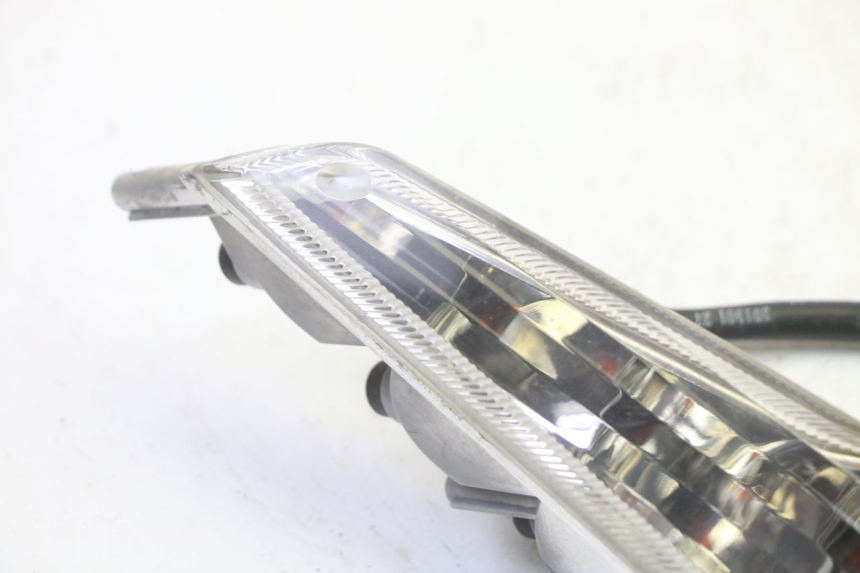 photo de FRONT RIGHT TURN SIGNAL PEUGEOT VIVACITY NEW 4T 50 (2008 - 2017)