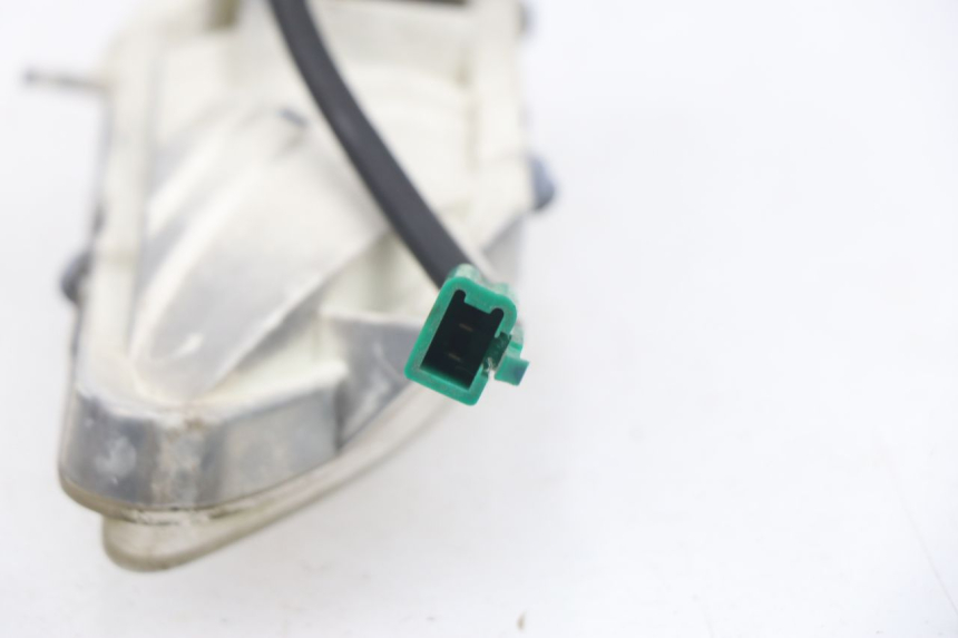 photo de RIGHT FRONT TURN SIGNAL YAMAHA XMAX X-MAX 125 (2006 - 2009) - Alternative perspective
