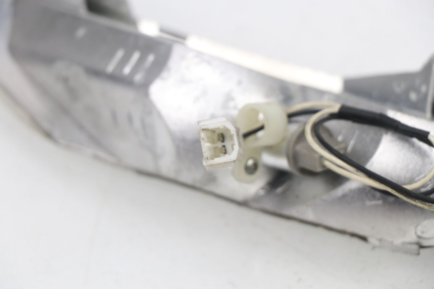 photo de FRONT RIGHT TURN SIGNAL PIAGGIO X8 400 (2006 - 2007)