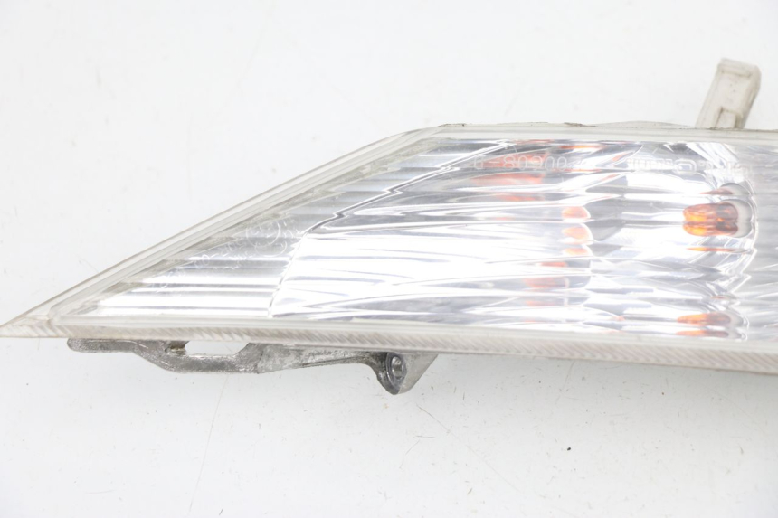 photo de FRONT RIGHT TURN SIGNAL PIAGGIO X8 400 (2006 - 2007)