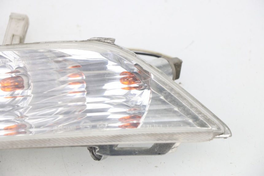 photo de FRONT RIGHT TURN SIGNAL PIAGGIO X8 400 (2006 - 2007)