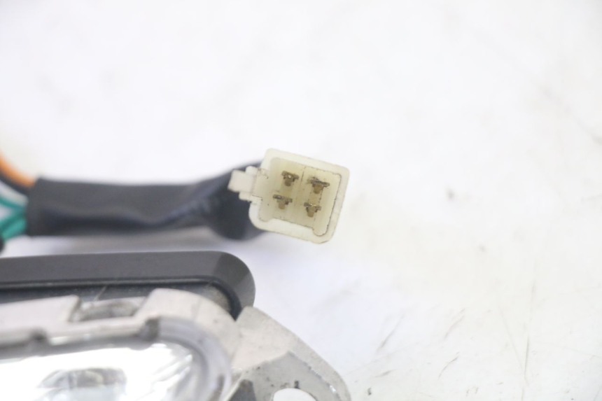 photo de FRONT TURN SIGNAL SYM FIDDLE 3 III 125 (2014 - 2020) - Fixing points details