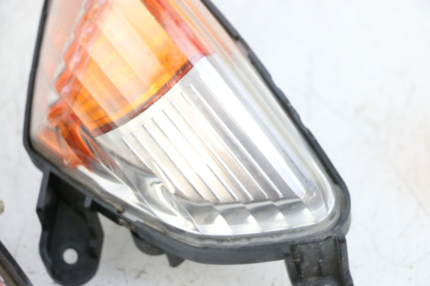 photo de FRONT TURN SIGNAL YAMAHA FJR ABS 1300 (2006 - 2012) - Surface and material condition