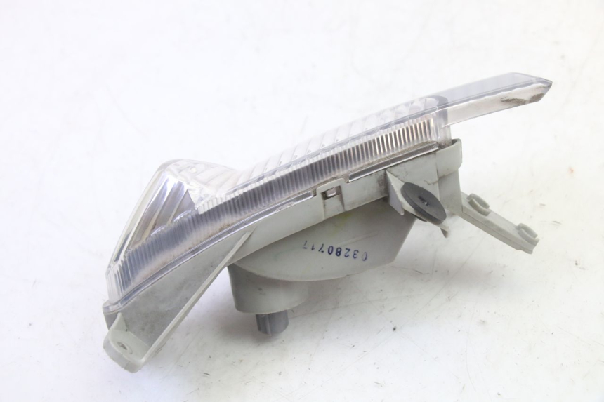 photo de LEFT FRONT TURN SIGNAL SUZUKI BURGMAN 125 (2007 - 2014)
