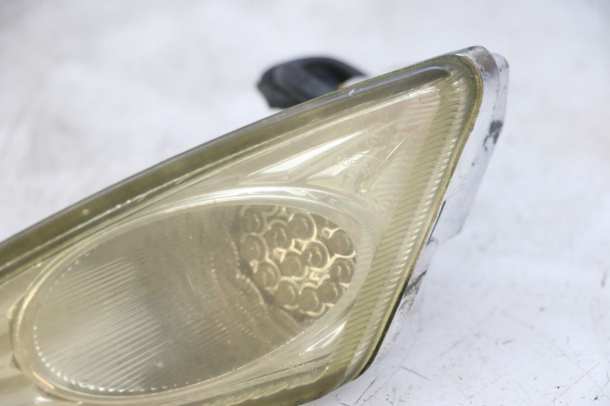 photo de FRONT LEFT TURN SIGNAL GOES WIKI 125 (2010 - 2015) - Surface and material condition