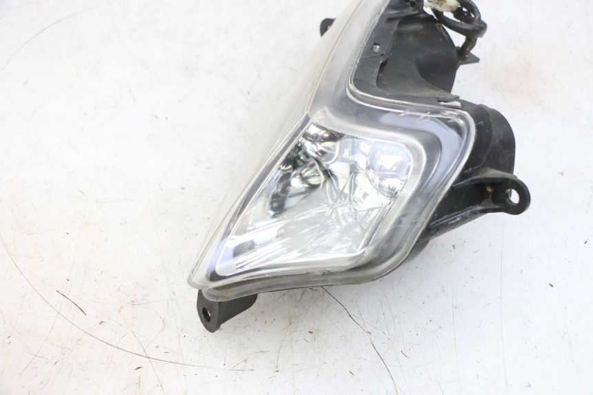 photo de FRONT LEFT TURN SIGNAL SYM GTS EVO 125 (2009 - 2013) - Alternative perspective