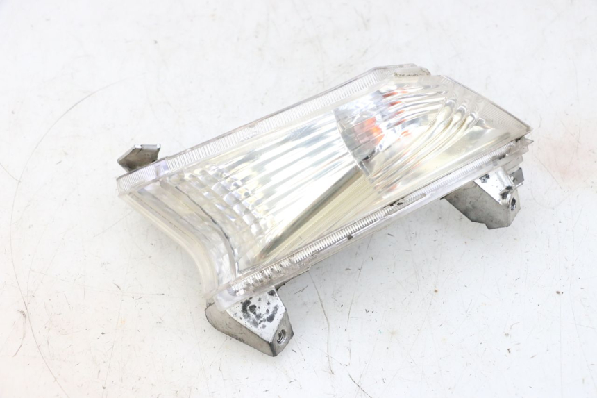 photo de FRONT LEFT TURN SIGNAL JM MOTORS GTS 125 (2015 - 2019) - Fixing points details