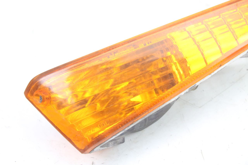 photo de LEFT FRONT TURN SIGNAL HONDA SCV LEAD 100 (2003 - 2007)