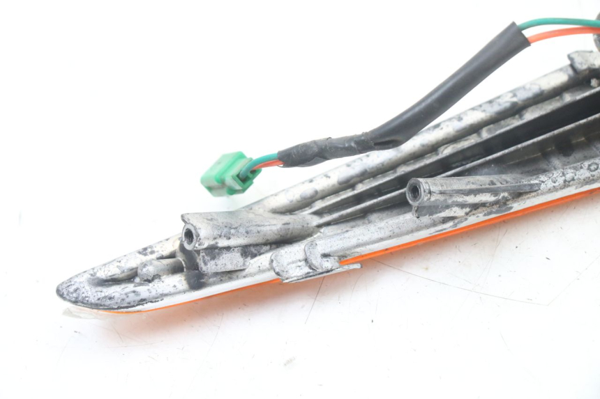 photo de LEFT FRONT TURN SIGNAL HONDA SCV LEAD 100 (2003 - 2007)