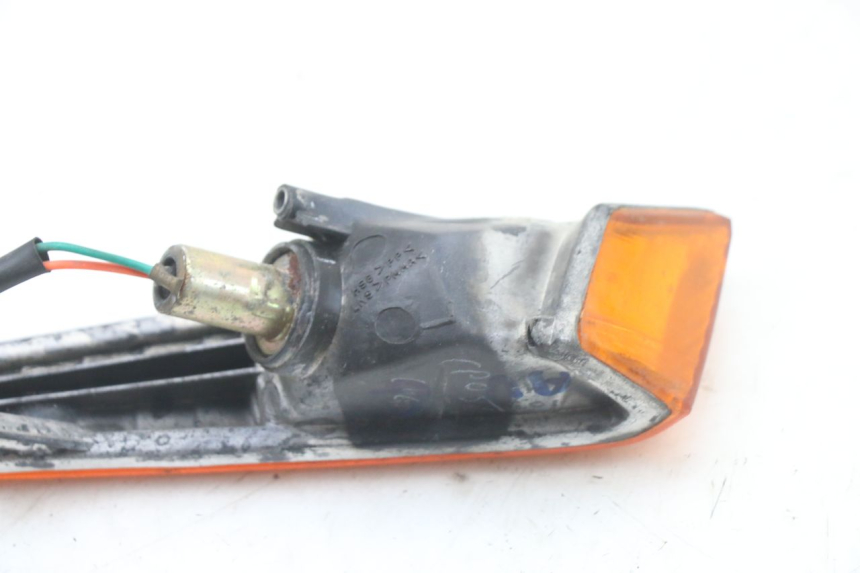 photo de LEFT FRONT TURN SIGNAL HONDA SCV LEAD 100 (2003 - 2007)