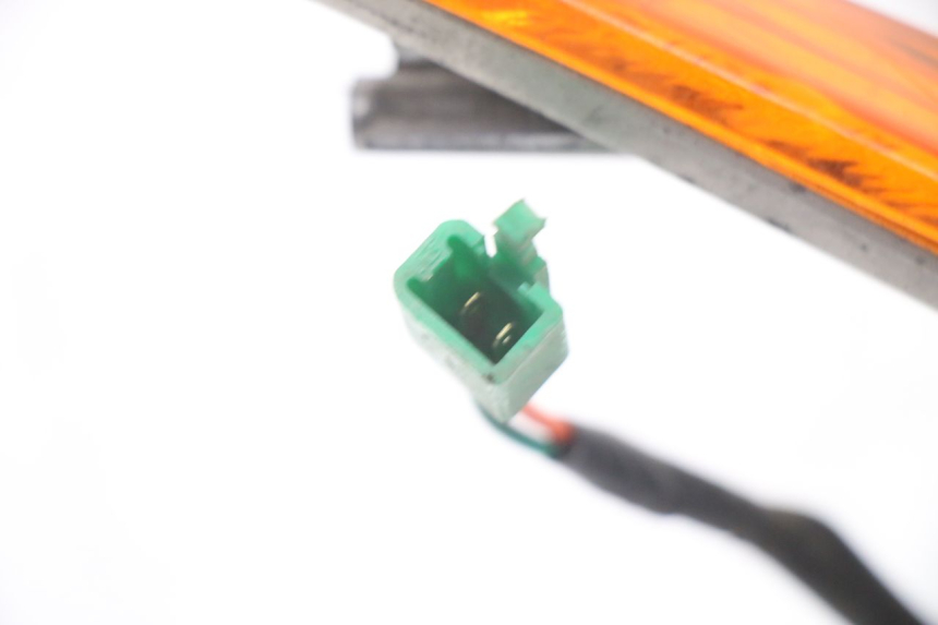 photo de LEFT FRONT TURN SIGNAL HONDA SCV LEAD 100 (2003 - 2007)