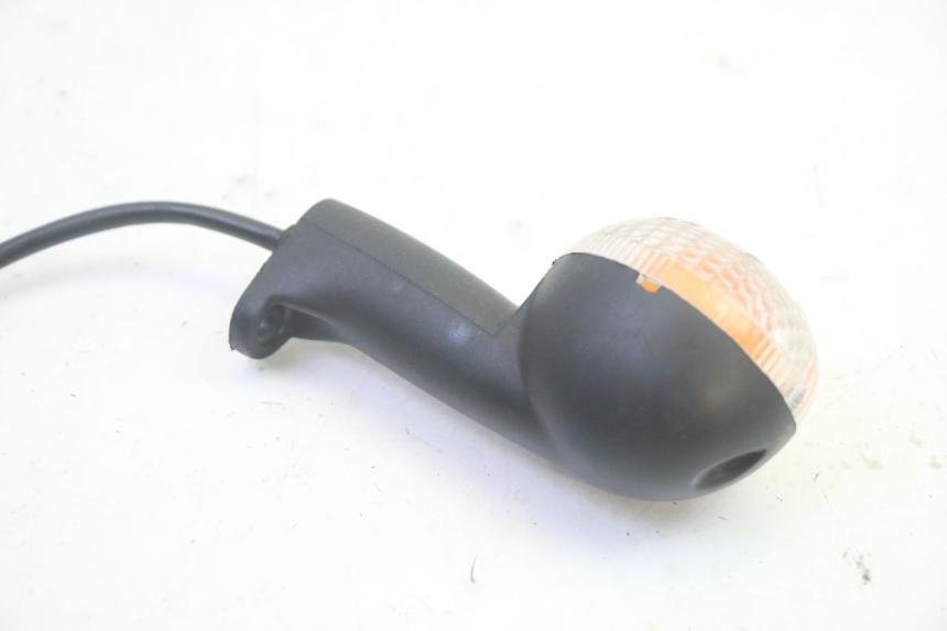 photo de LEFT FRONT TURN SIGNAL PEUGEOT LUDIX 50 (2005 - 2007) - Technical close-up