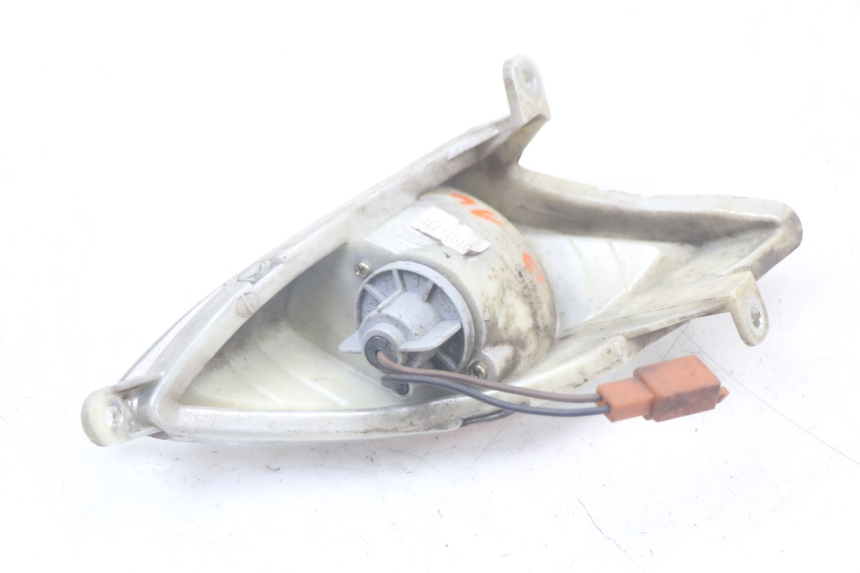 photo de LEFT FRONT TURN SIGNAL MBK FLAME X 125 (2004 - 2007)