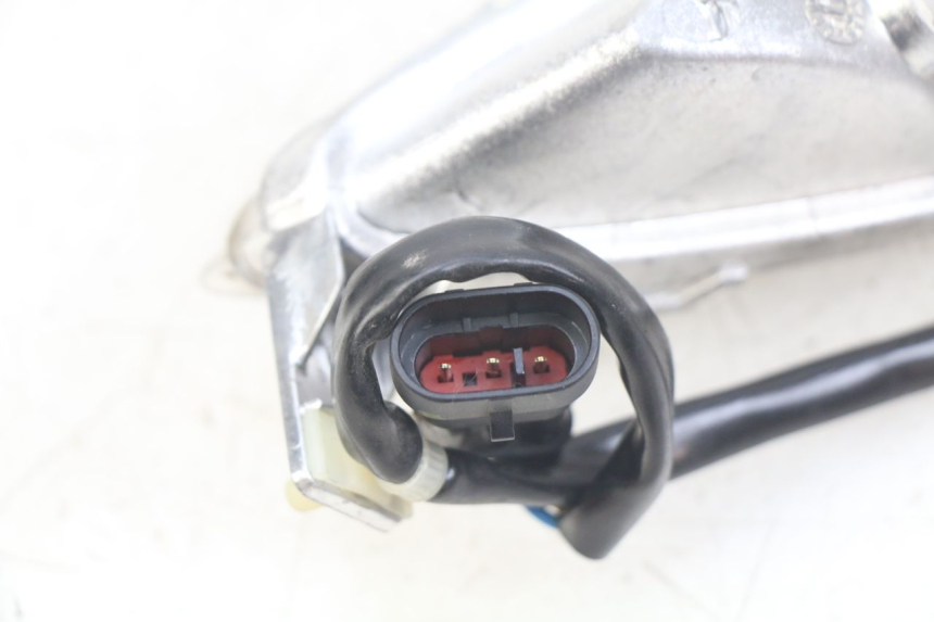 photo de LEFT FRONT TURN SIGNAL PIAGGIO FLY 4T 50 (2013 - 2017)