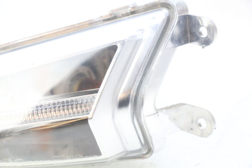photo de LEFT FRONT TURN SIGNAL PIAGGIO LIBERTY IGET 4T 50 (2015 - 2020)