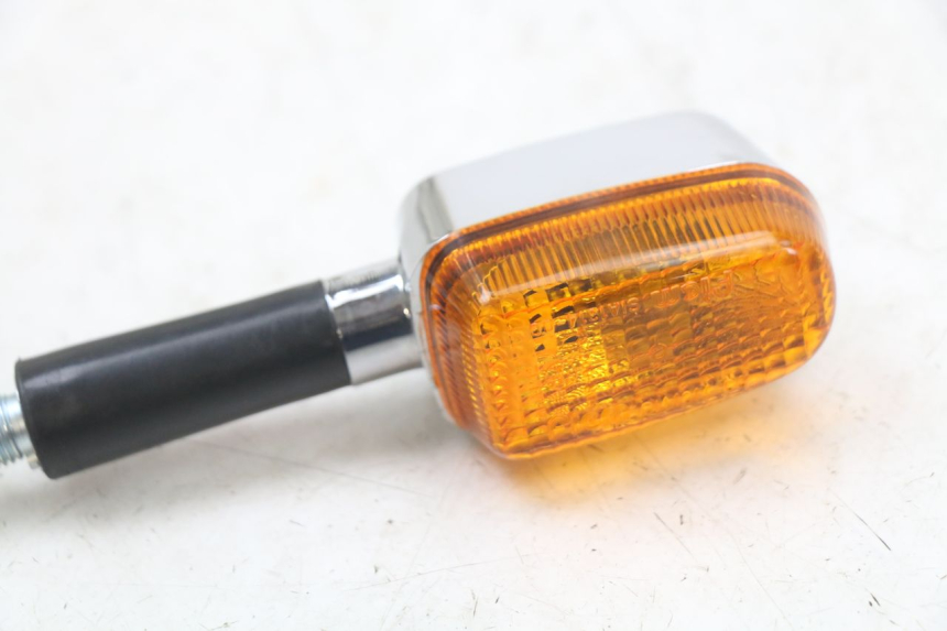 photo de FRONT LEFT TURN SIGNAL ROYAL ENFIELD CONTINENTAL GT 650 (2019 - 2024)