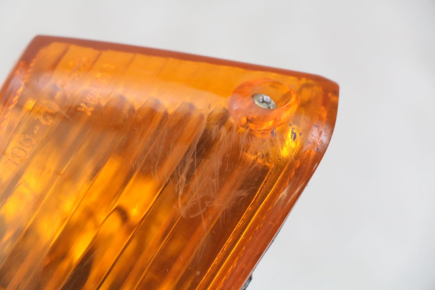 photo de LEFT FRONT TURN SIGNAL HONDA SCV LEAD 100 (2003 - 2007)