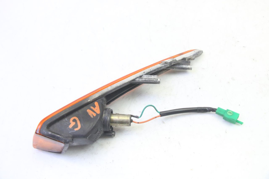 photo de LEFT FRONT TURN SIGNAL HONDA SCV LEAD 100 (2003 - 2007)