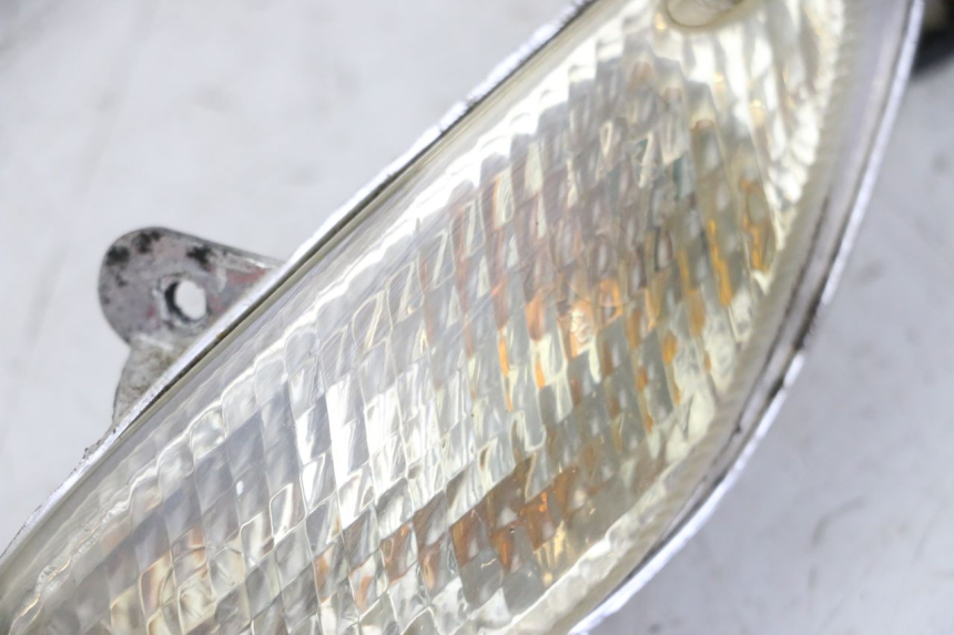 photo de LEFT FRONT TURN SIGNAL UNIVERSAL BIKE ZN50QT-11B 50 (2018 - 2021)