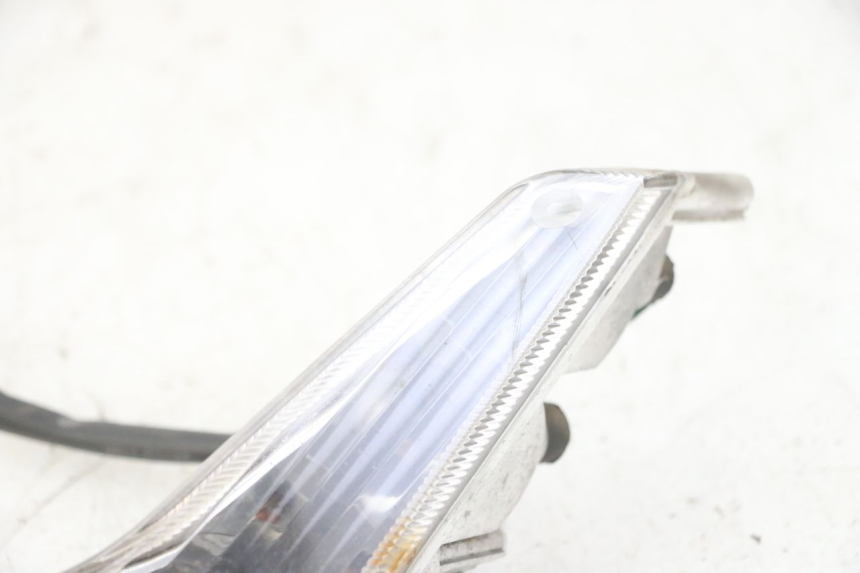 photo de LEFT FRONT TURN SIGNAL PEUGEOT VIVACITY NEW 4T 50 (2008 - 2017)
