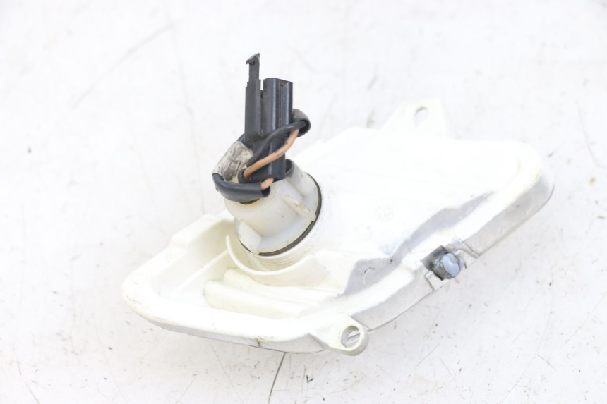 photo de LEFT FRONT TURN SIGNAL YAMAHA XMAX X-MAX 125 (2006 - 2009) - Alternative perspective