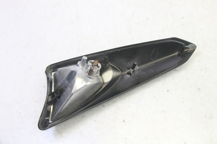 photo de LEFT FRONT TURN SIGNAL PIAGGIO XEVO - X EVO 125 (2007 - 2016) - Product overview