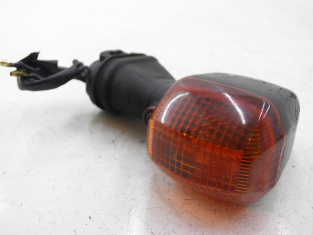 photo de FRONT LEFT TURN SIGNAL  YAMAHA FZS FAZER 1000 (2003 - 2005) - Component detail